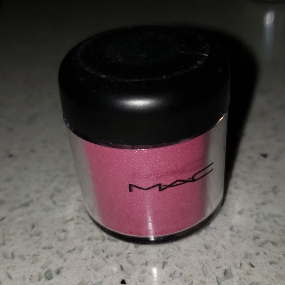 MAC pigment